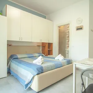 Casetta Del Villaggio Italia