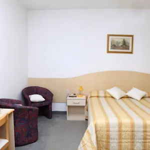 hotel-la-rondine.hotelinveneto.com/